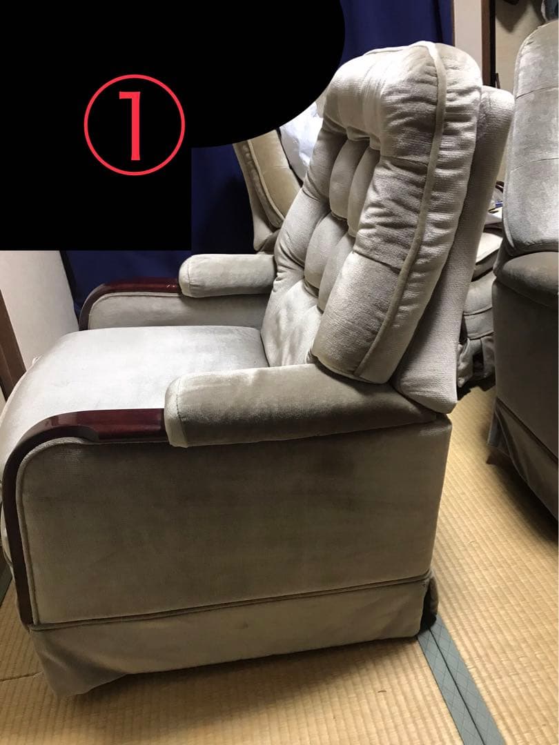 【カリモク家具】【ほぼ送料のみ】リクライニング機能付き1人掛けソファ ①