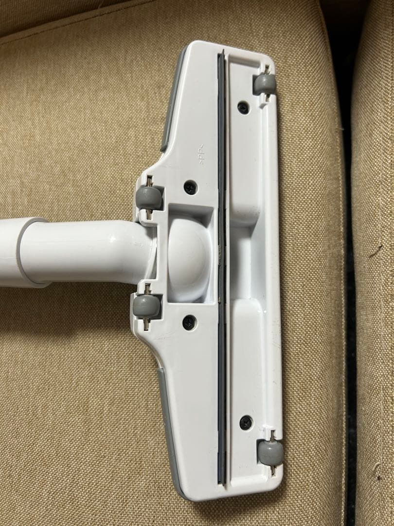 マキタ コードレス 充電式クリーナー　CL107FDSHW 紙パック付き