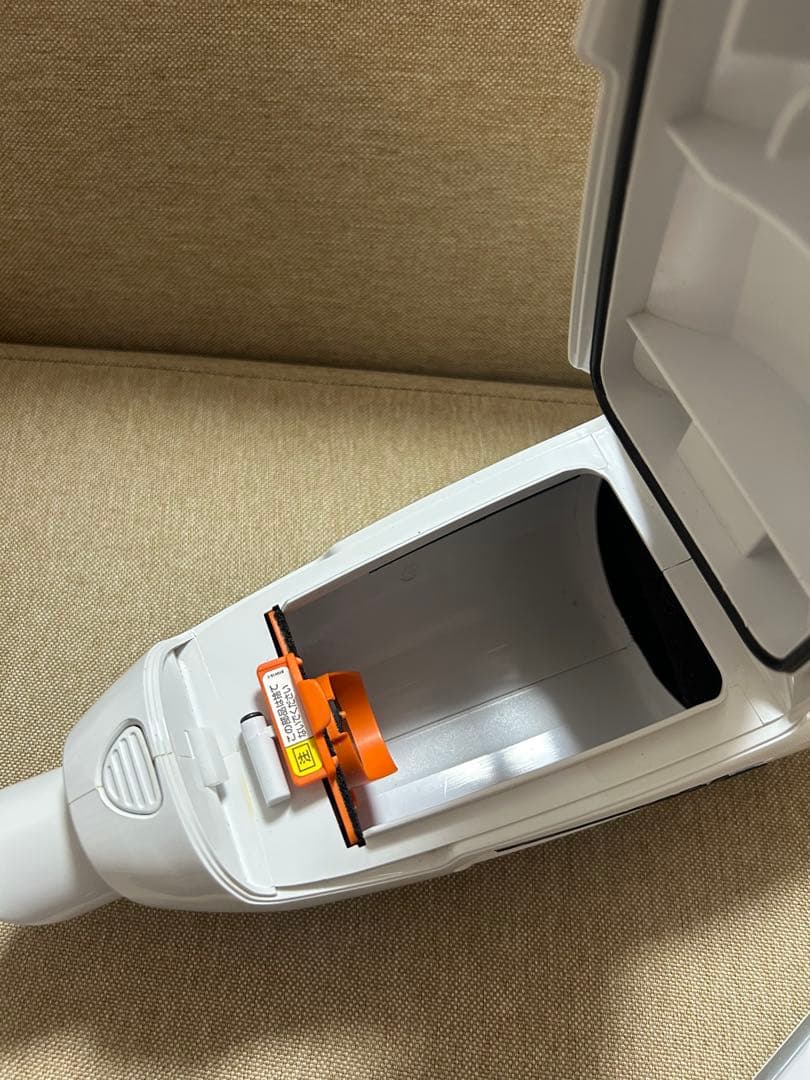 マキタ コードレス 充電式クリーナー　CL107FDSHW 紙パック付き