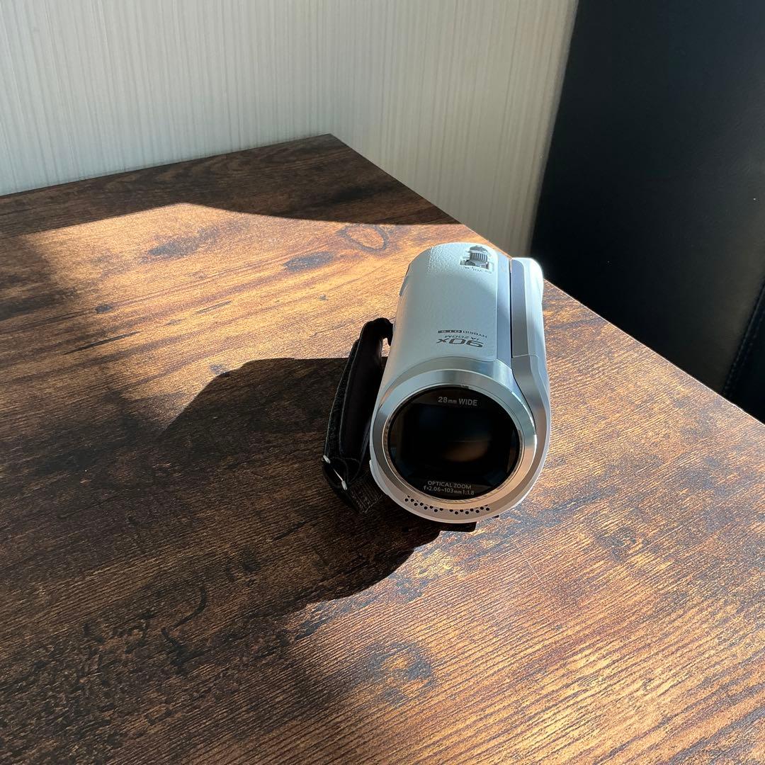 【ビデオカメラ】HC-W590Mホワイト【三脚付き】