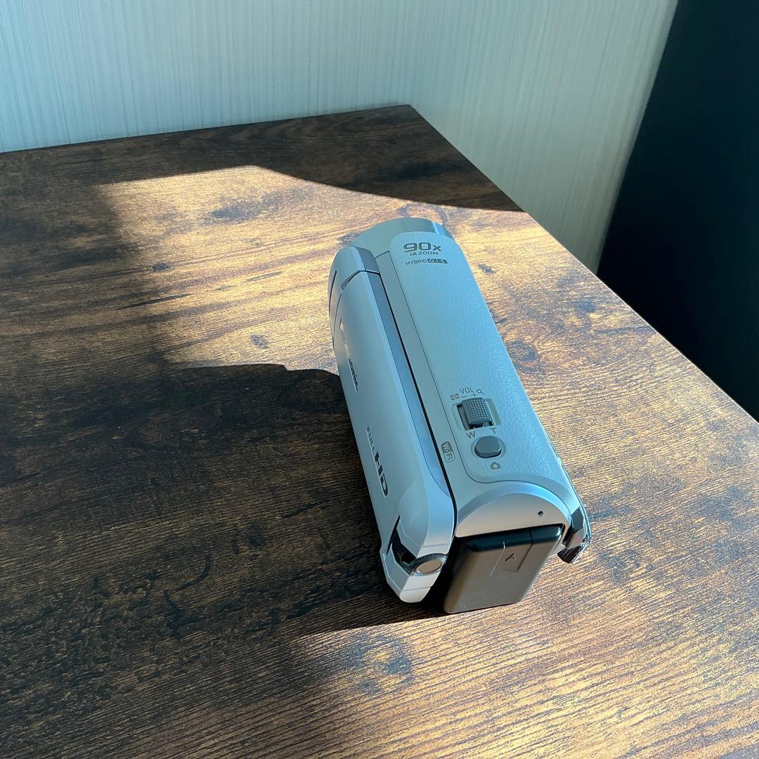 【ビデオカメラ】HC-W590Mホワイト【三脚付き】