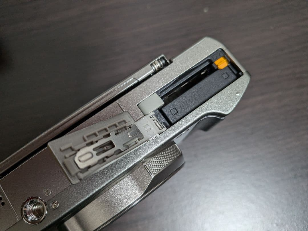 Nikon COOLPIX A1000 シルバー ニコン デジカメ 美品