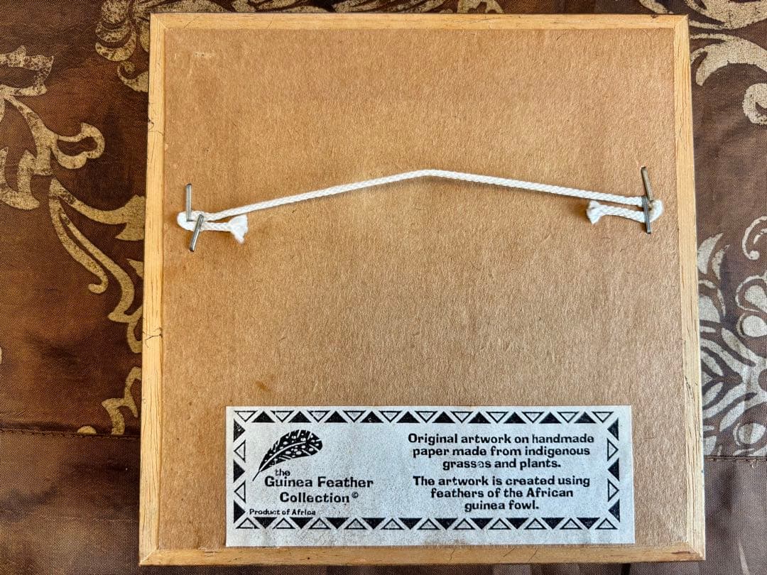 【希少】アフリカのギニアガン羽根を使ったアート絵画　Gail Dahlの作品