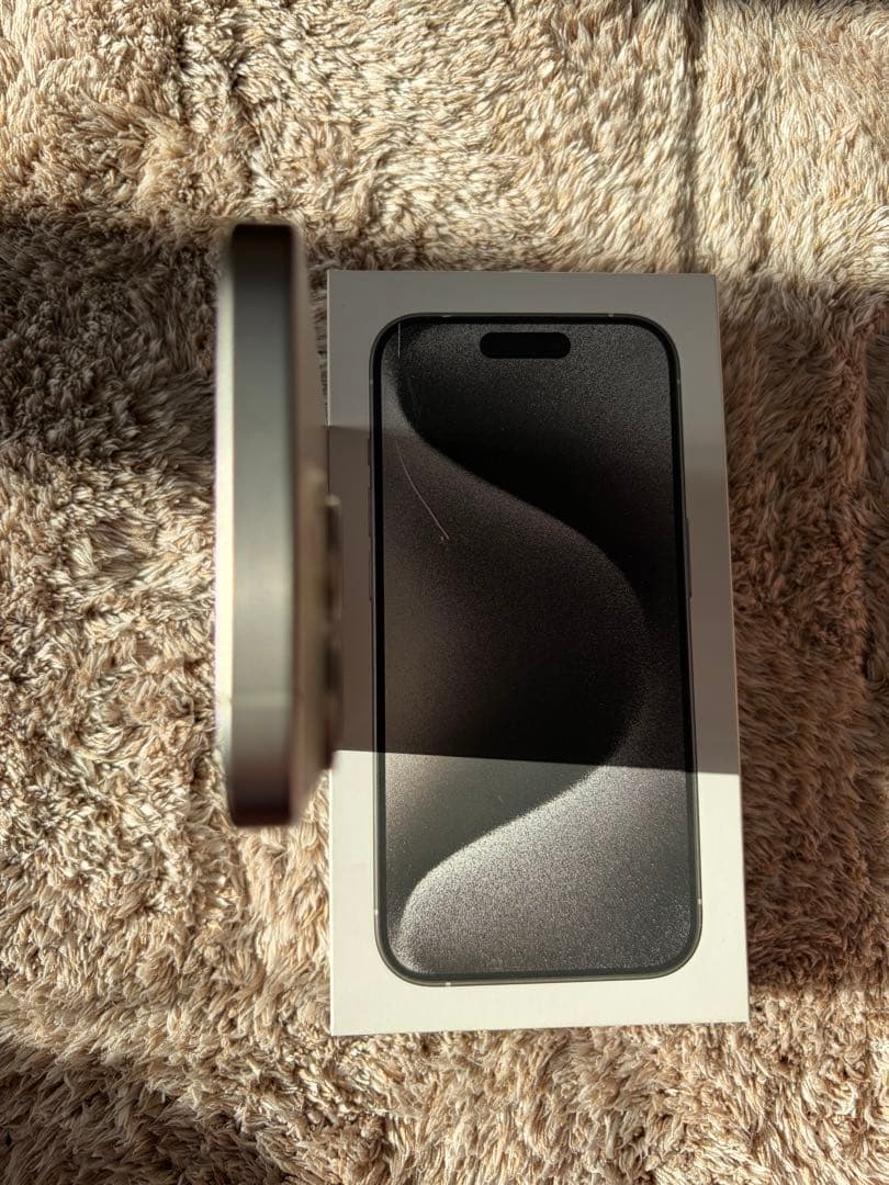美品　iPhone 15 Pro 128GB ホワイトチタニウム SIMフリー版