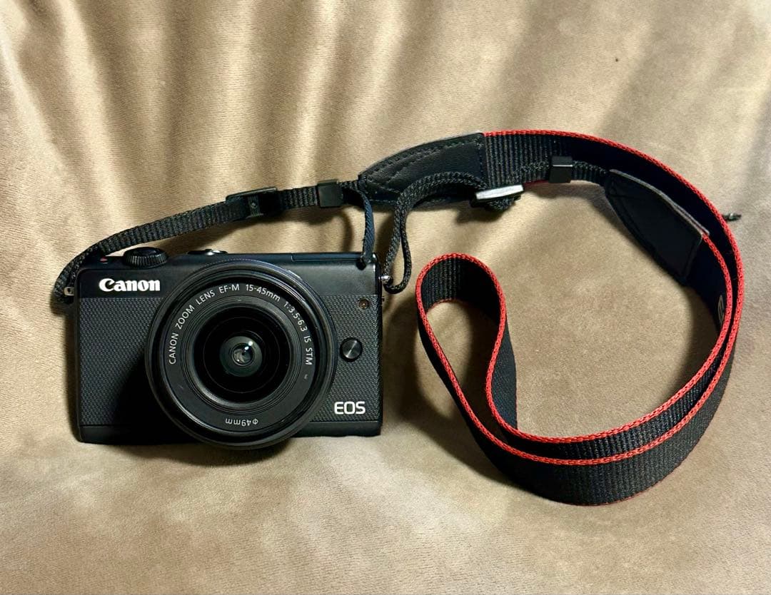 Canon EOS M100 ダブルズームキット ミラーレス一眼 ブラック
