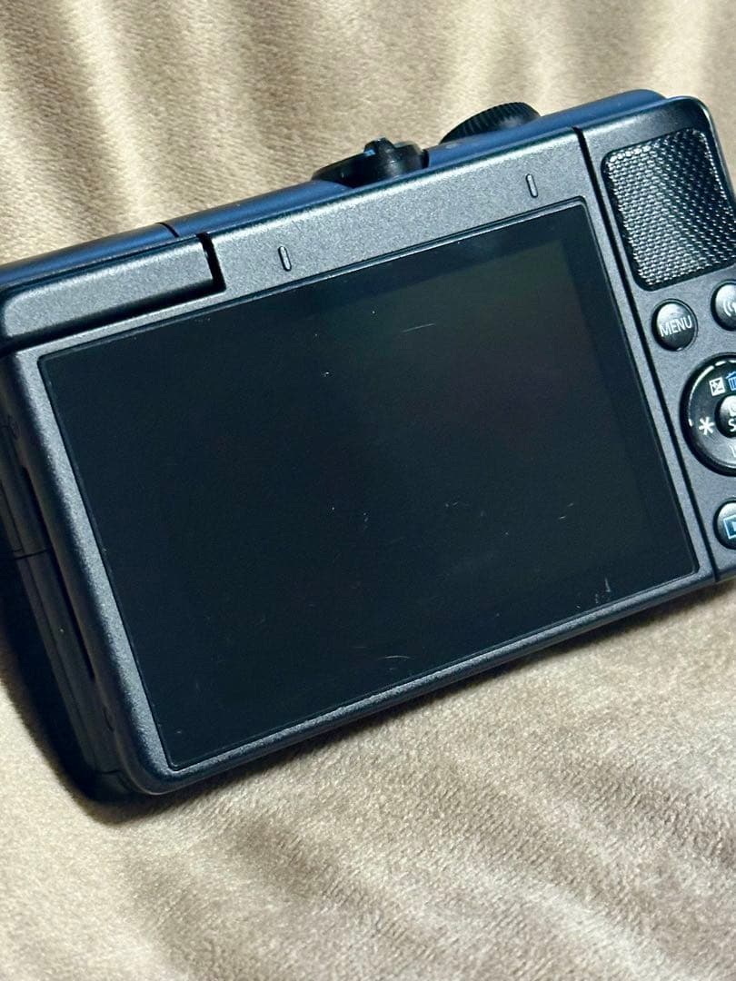 Canon EOS M100 ダブルズームキット ミラーレス一眼 ブラック