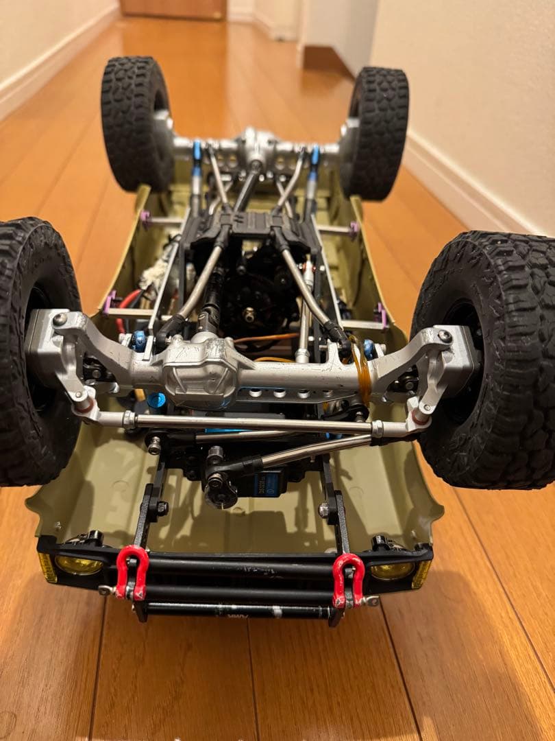 カーキ色クローリング　10/1スケールハイラックスボデー付き　改