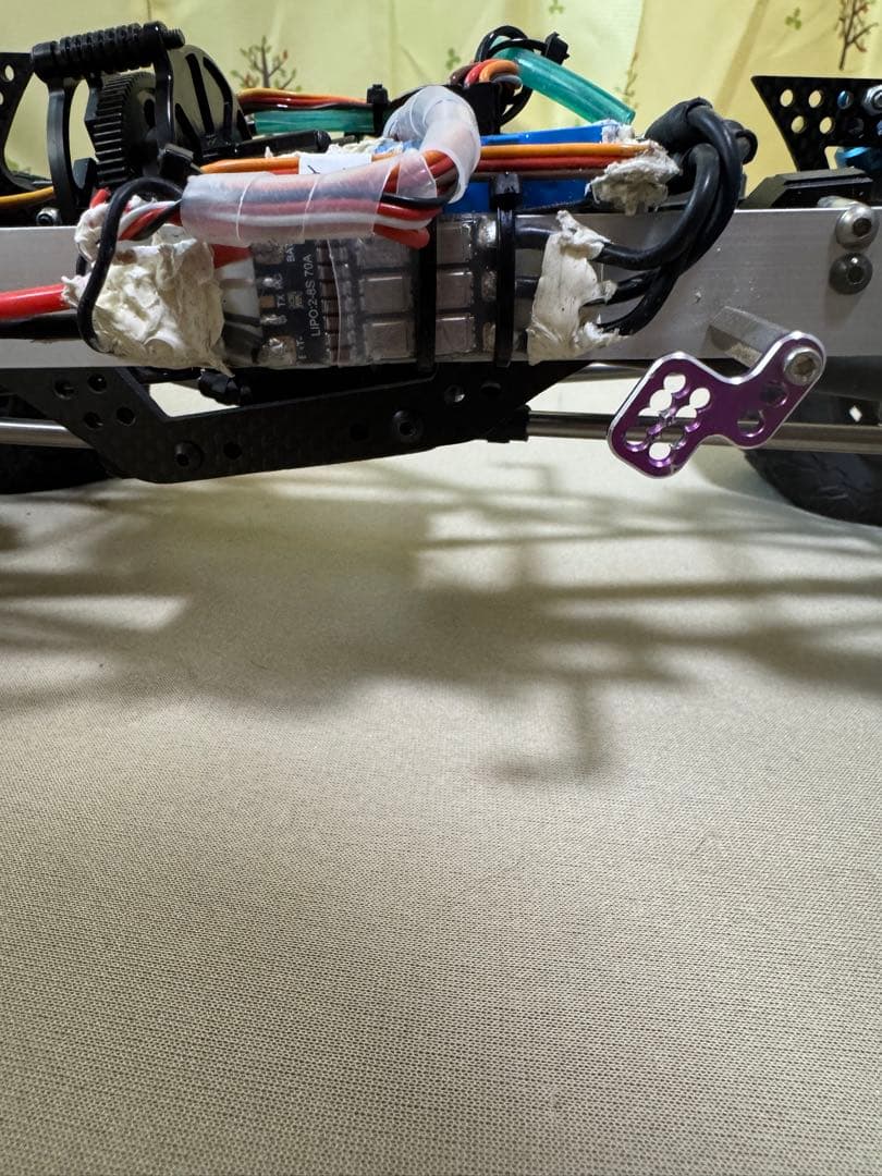 カーキ色クローリング　10/1スケールハイラックスボデー付き　改