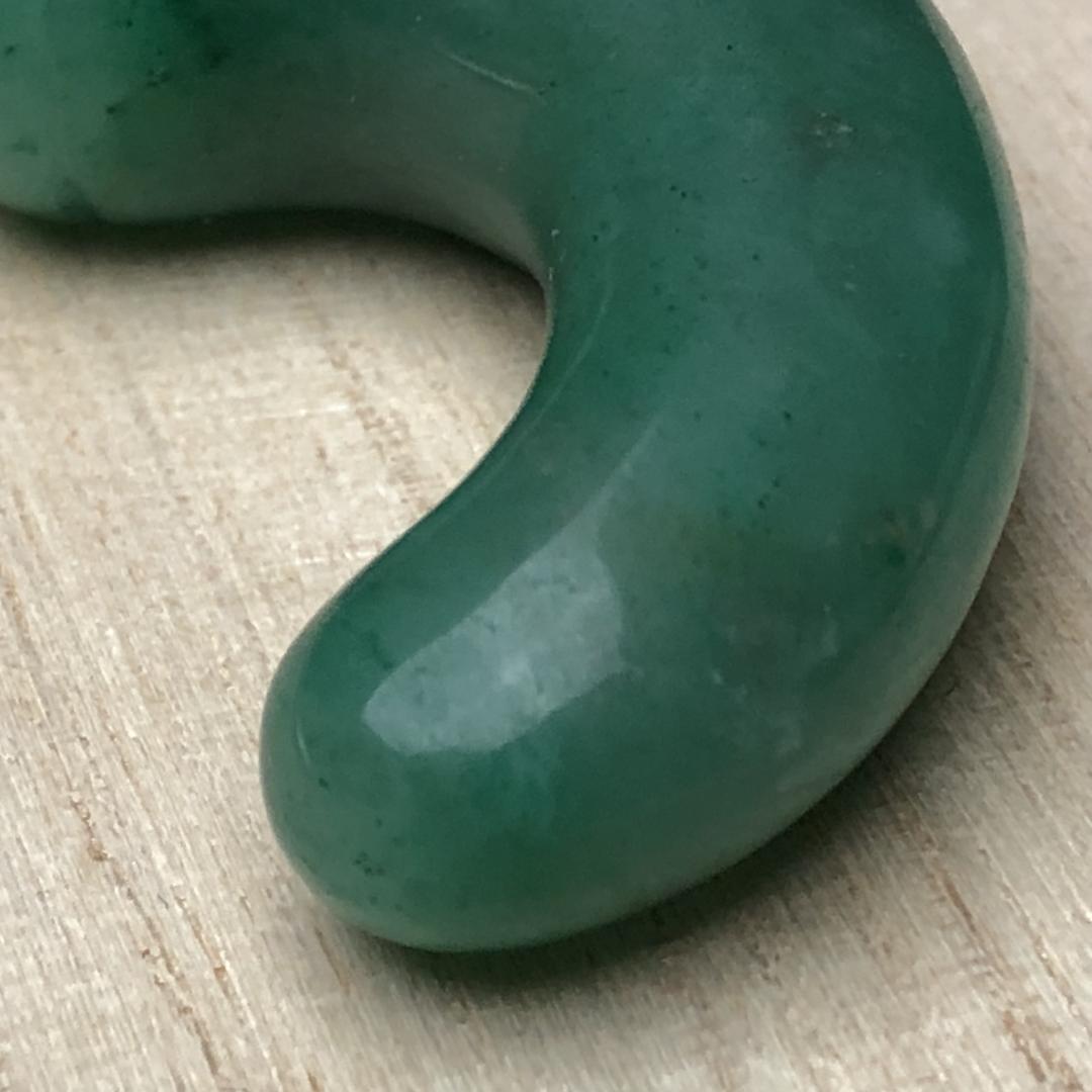 勾玉 硬玉　翡翠　ヒスイ 天然 一点物 お守り