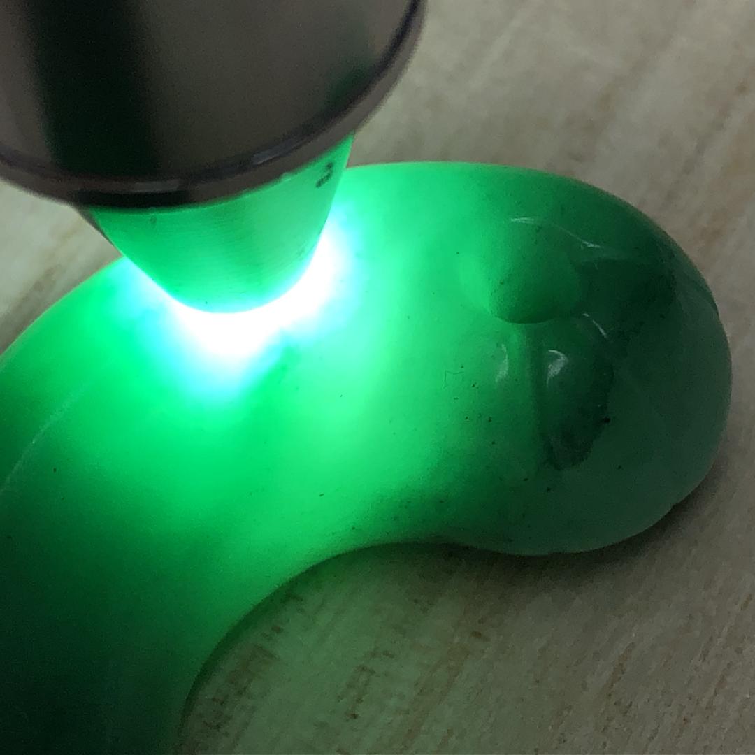 勾玉 硬玉　翡翠　ヒスイ 天然 一点物 お守り