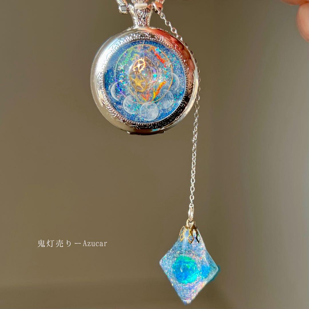 宇宙レジン懐中時計 エメラルド×歯車 月の満ち欠け 蓄光 約5cm