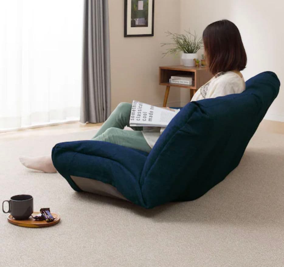 3月24日迄のお取り引き　美品　形が自在に変えられるコンパクトソファ