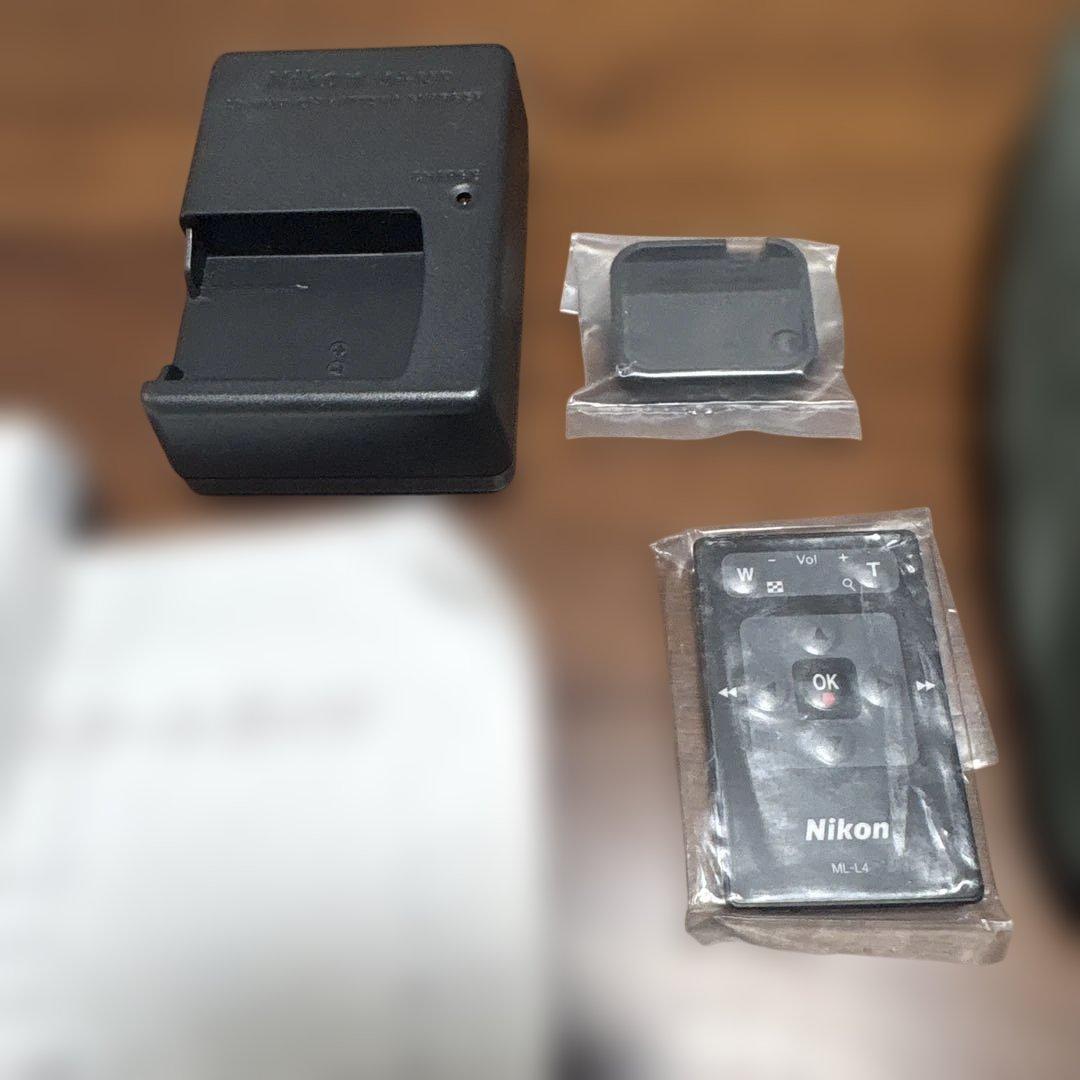 美品Nikon ニコンCOOLPIX S1000pj コンパクトデジタルカメラ