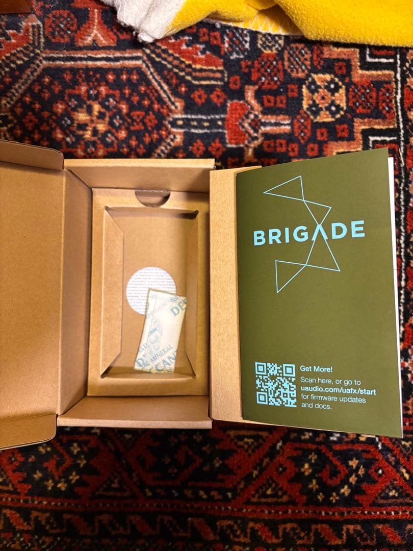 ギター BRIGADE UAFX CHORUS & VIBRATO