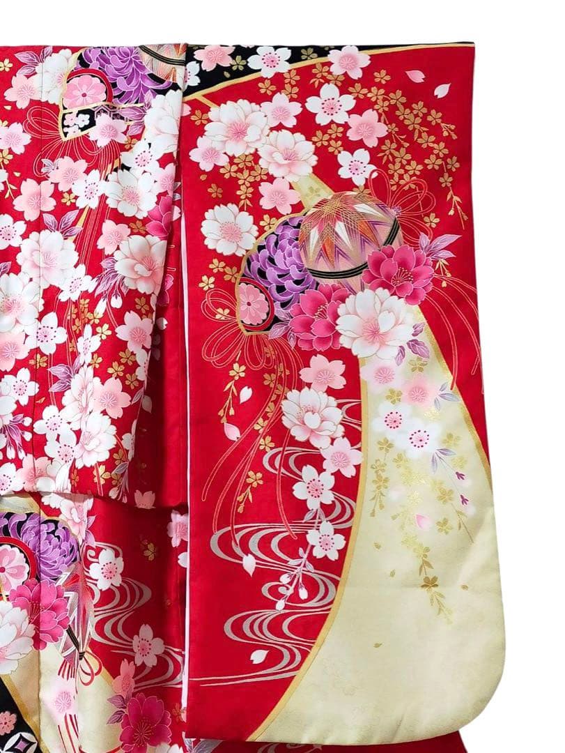 □七五三　女児振り袖着物　桜吹雪　手毬　金駒刺繍　襦袢半衿重ね衿付