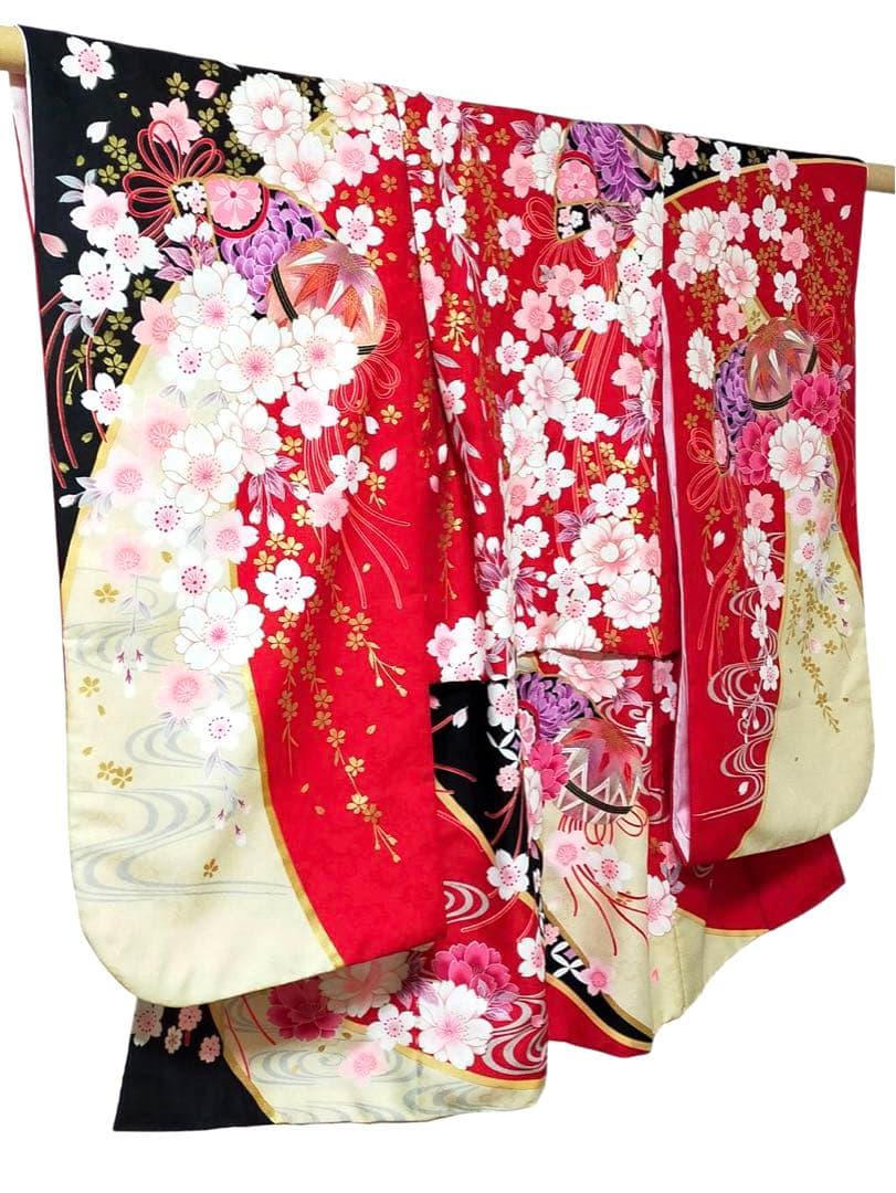 □七五三　女児振り袖着物　桜吹雪　手毬　金駒刺繍　襦袢半衿重ね衿付