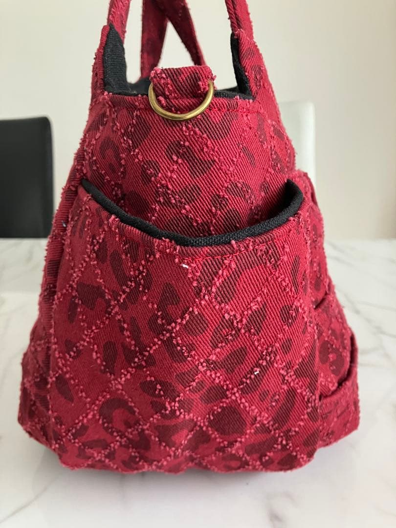823 大きめ赤いヒョウ柄デニムリメイクバック　ハンドメイド