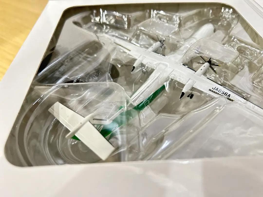 全日空商事　DHC-8-400　Eco Bon 　エコボン　1/200d