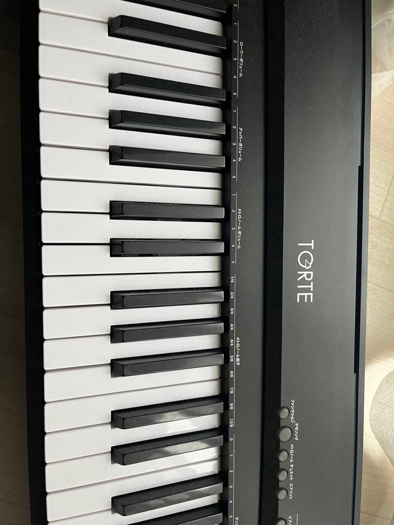TØRTE 鍵 電子ピアノ 本体と付属品、キーボードスタンド付き