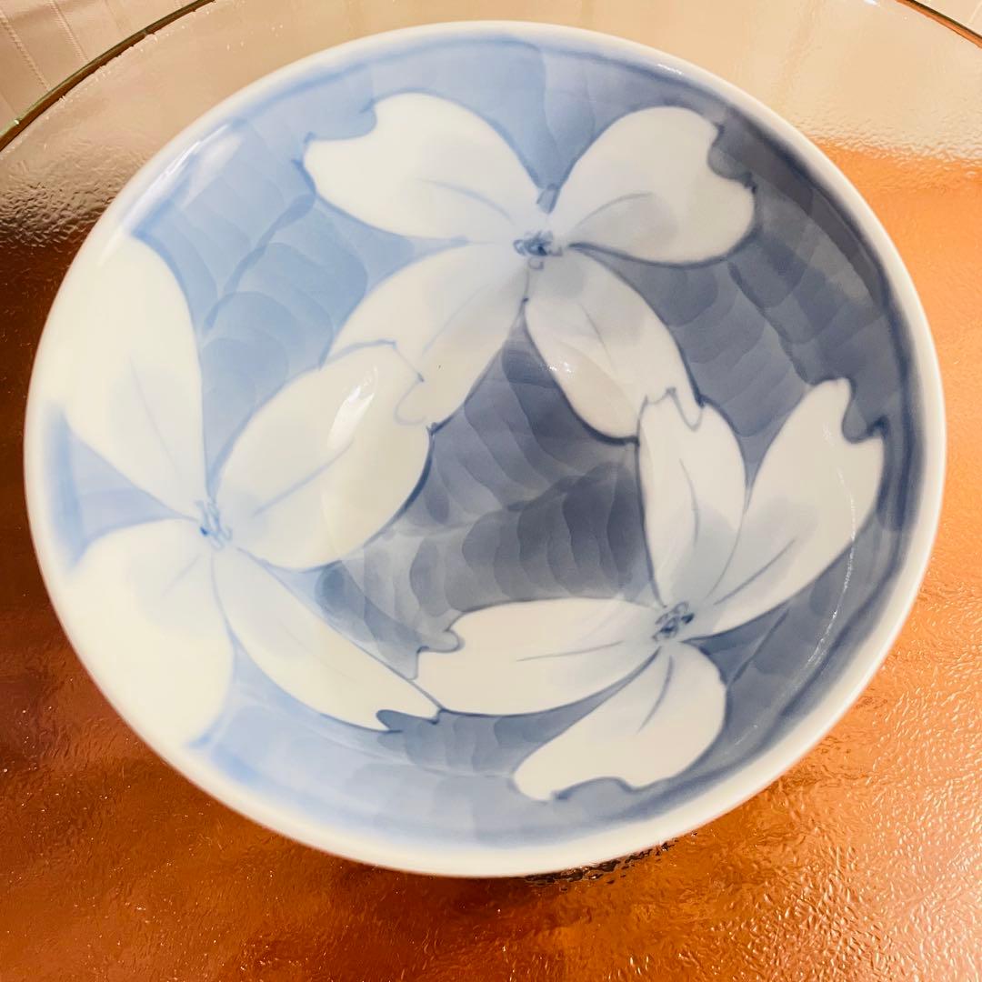 ✨極美品✨名窯 泰山 ~ 花水木柄 有田焼 高級 茶碗 ~