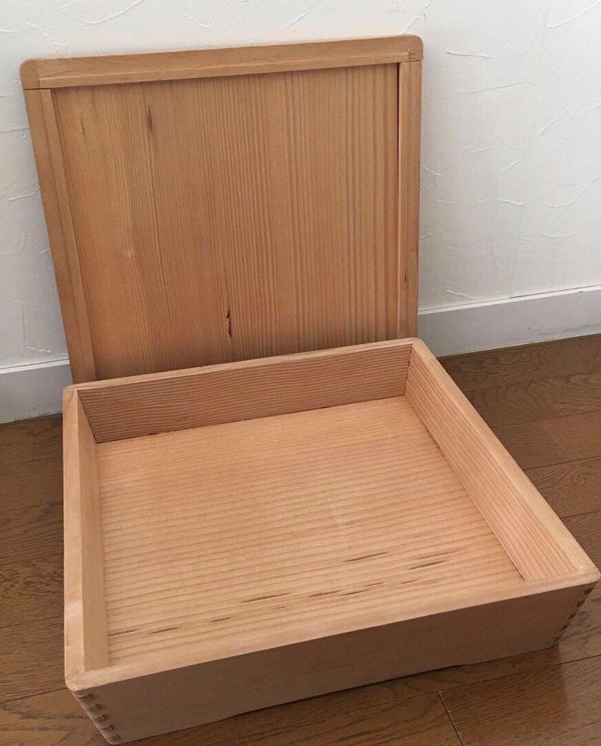 蓋付き◯大きな木箱　約37cm角◯木製古道具　収納　寿司箱　和菓子　折箱　香箱