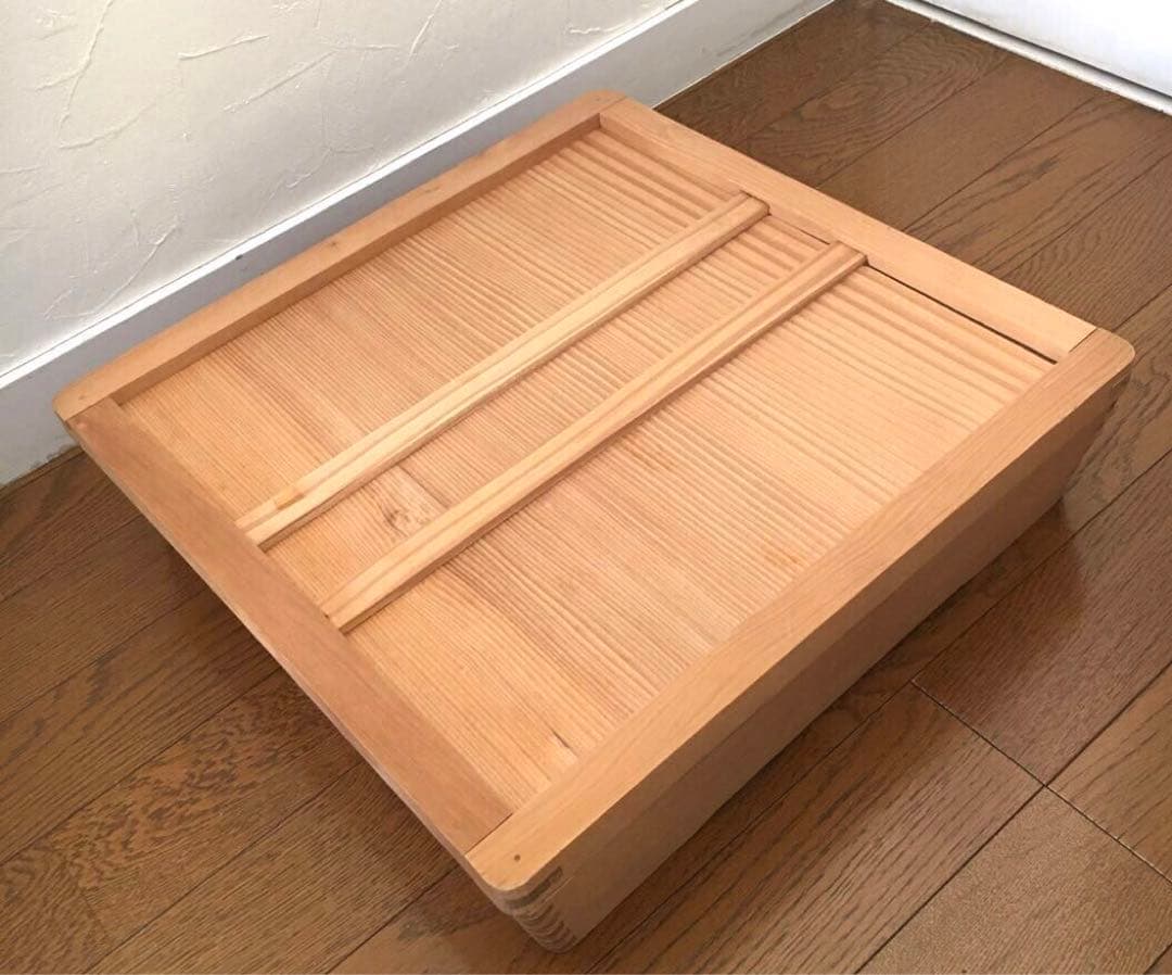 蓋付き◯大きな木箱　約37cm角◯木製古道具　収納　寿司箱　和菓子　折箱　香箱