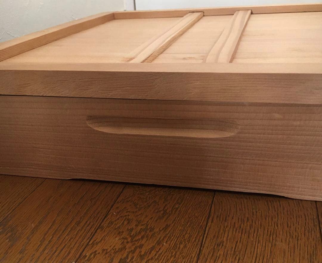 蓋付き◯大きな木箱　約37cm角◯木製古道具　収納　寿司箱　和菓子　折箱　香箱