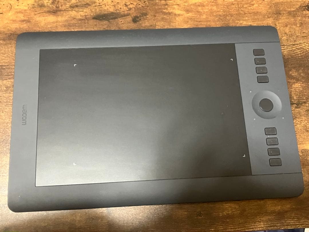 液タブ・ペンタブ Wacom Intuos Pro PTH-651
