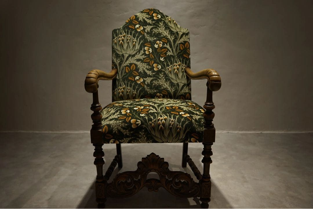 イギリスアンティーク　アームチェア　ヴィクトリアン様式WilliamMorris
