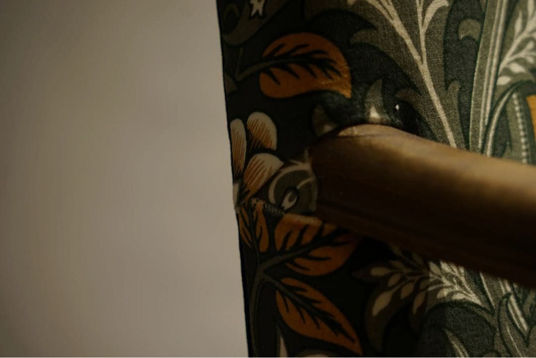 イギリスアンティーク　アームチェア　ヴィクトリアン様式WilliamMorris