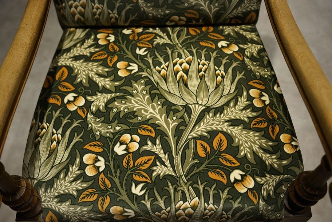 イギリスアンティーク　アームチェア　ヴィクトリアン様式WilliamMorris