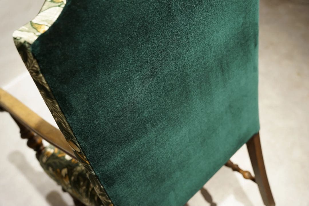 イギリスアンティーク　アームチェア　ヴィクトリアン様式WilliamMorris