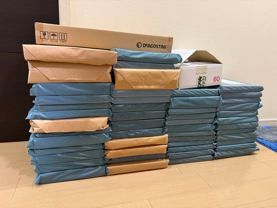 デアゴスティーニ「航空母艦赤城を作る」全100巻、専用アクリルケース付き