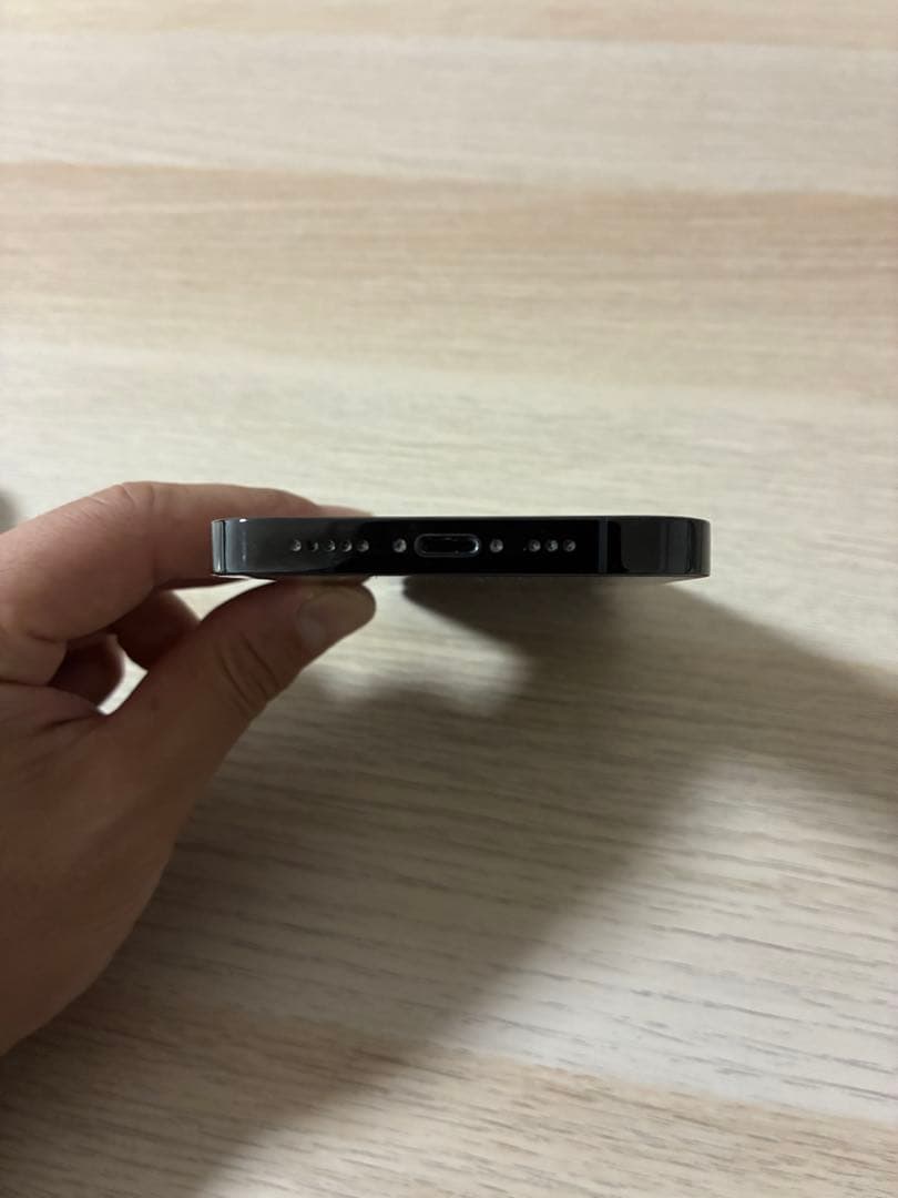 Apple iPhone 14 Pro 本体　グラファイト