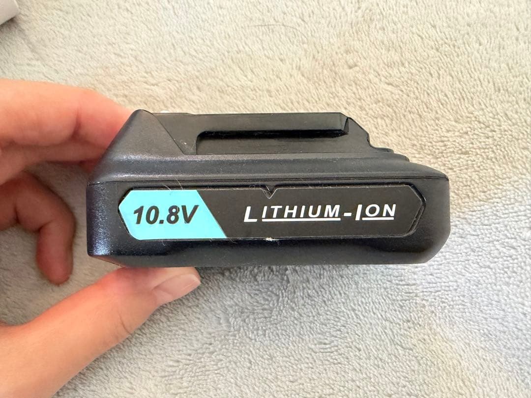 マキタ　Makita スティッククリーナー CL106FD