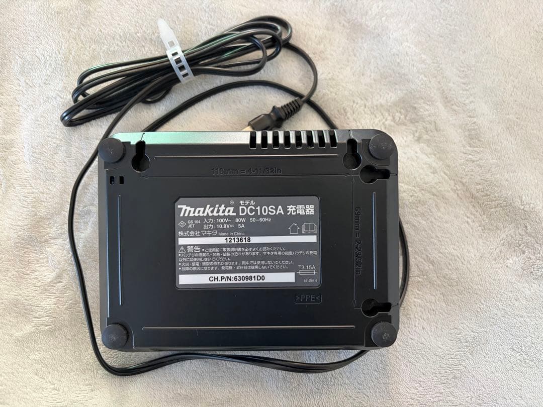 マキタ　Makita スティッククリーナー CL106FD