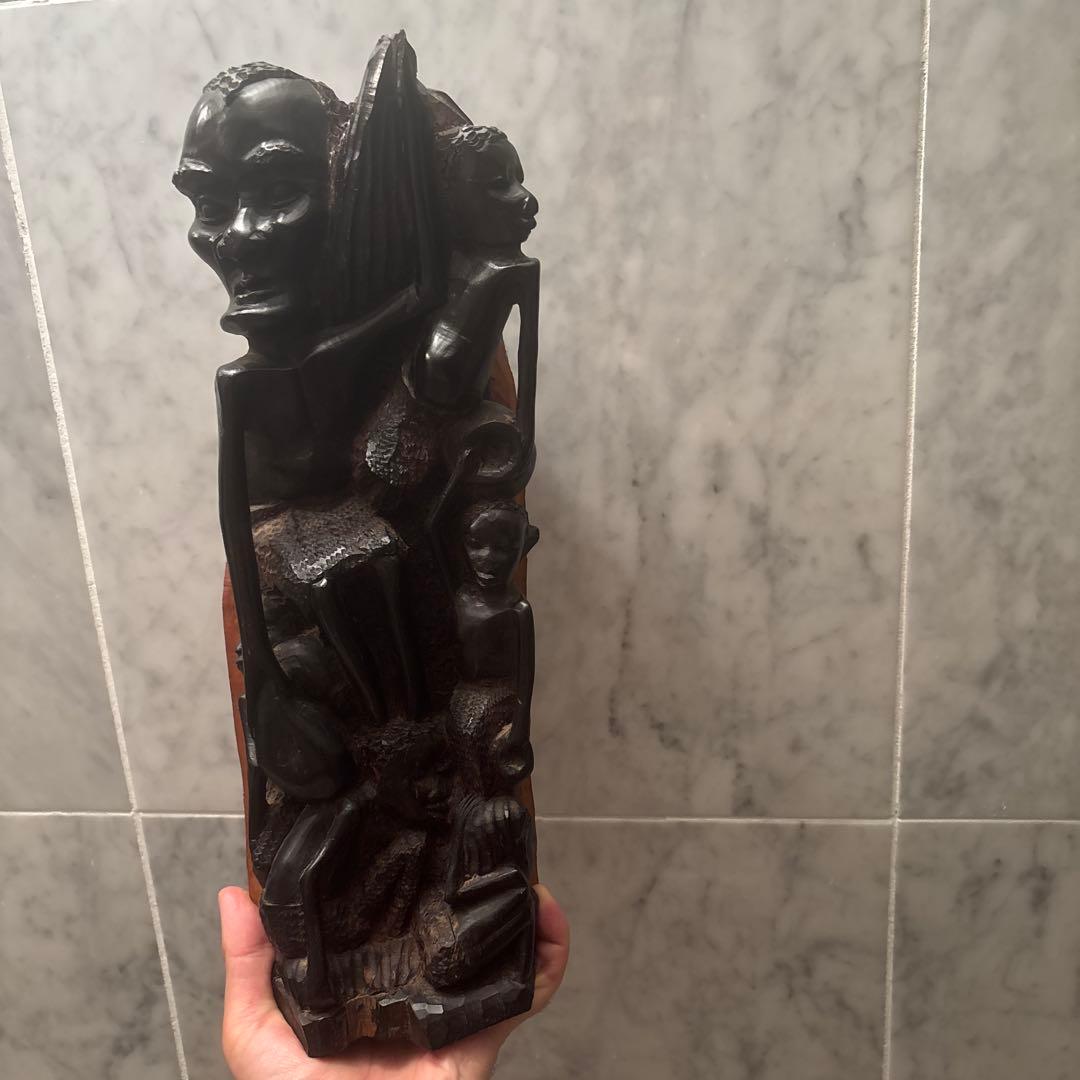 アフリカンアート　芸術的なマコンデアート　家族愛を感じるマコンデウジャマ