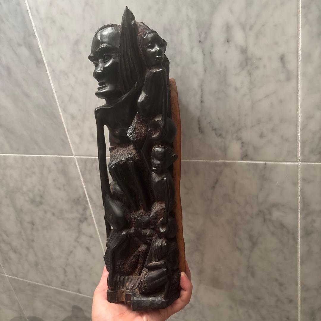 アフリカンアート　芸術的なマコンデアート　家族愛を感じるマコンデウジャマ