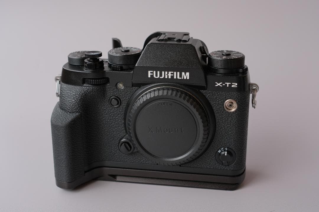 FujiFilm X-T2　純正グリップ、サムグリップ付き