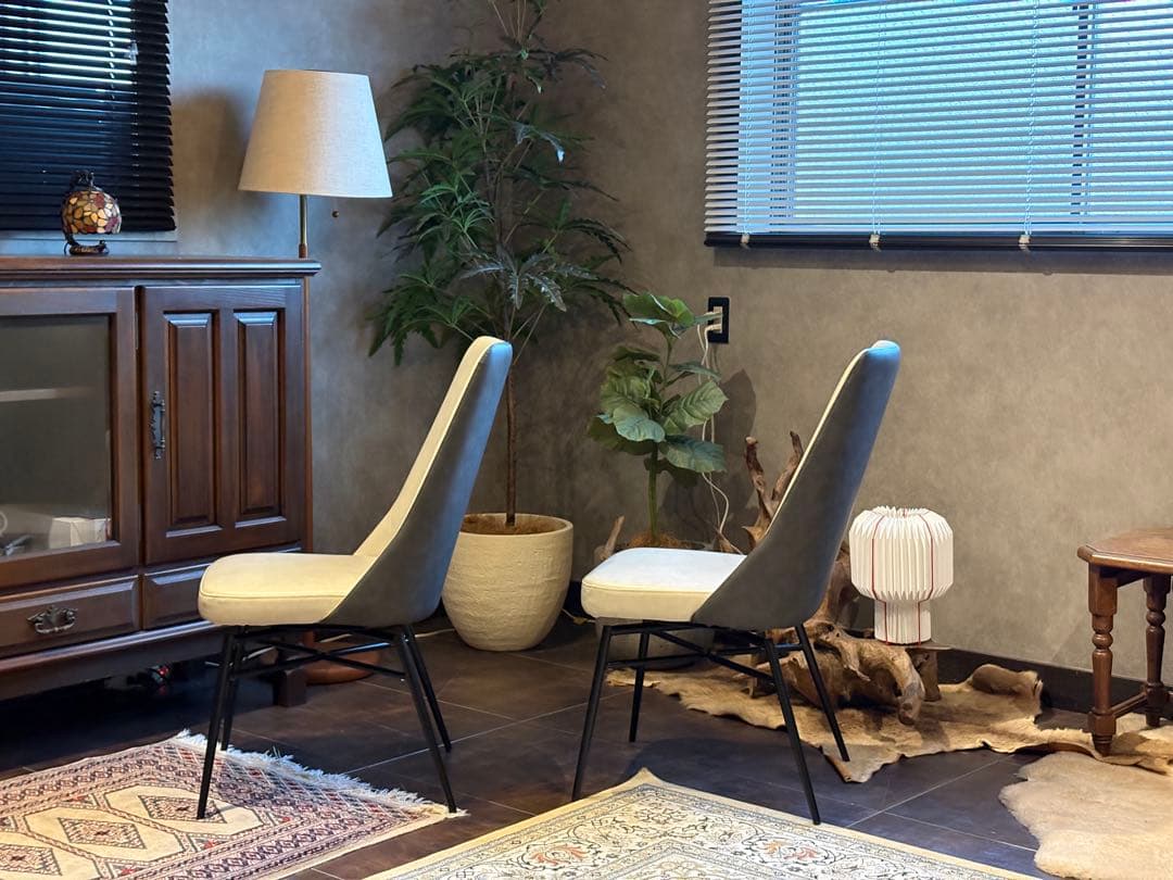 ダイニング　シンプル　ホワイト　グレーバック　回転チェア　モダン　2脚　IY