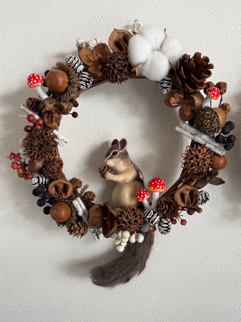 シマリス　リース（大、中）　羊毛フェルト