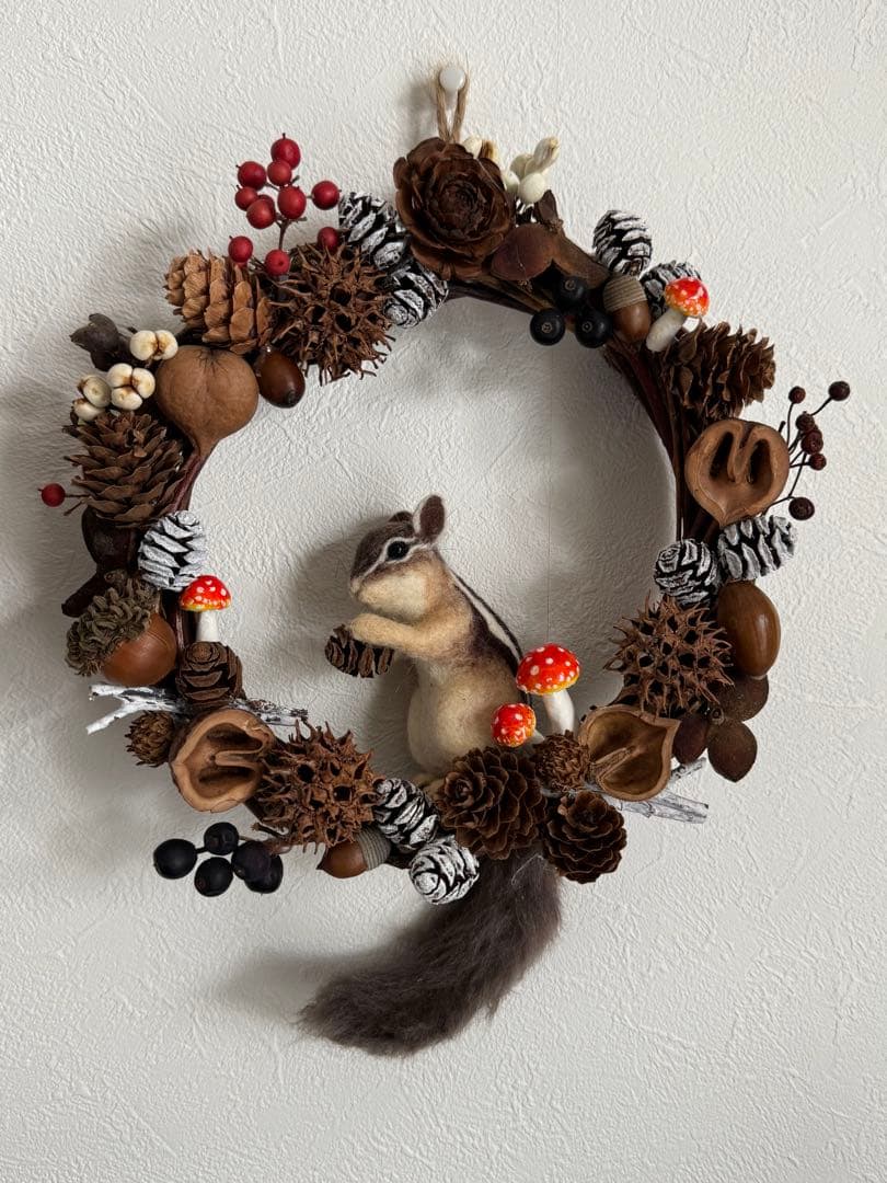 シマリス　リース（大、中）　羊毛フェルト