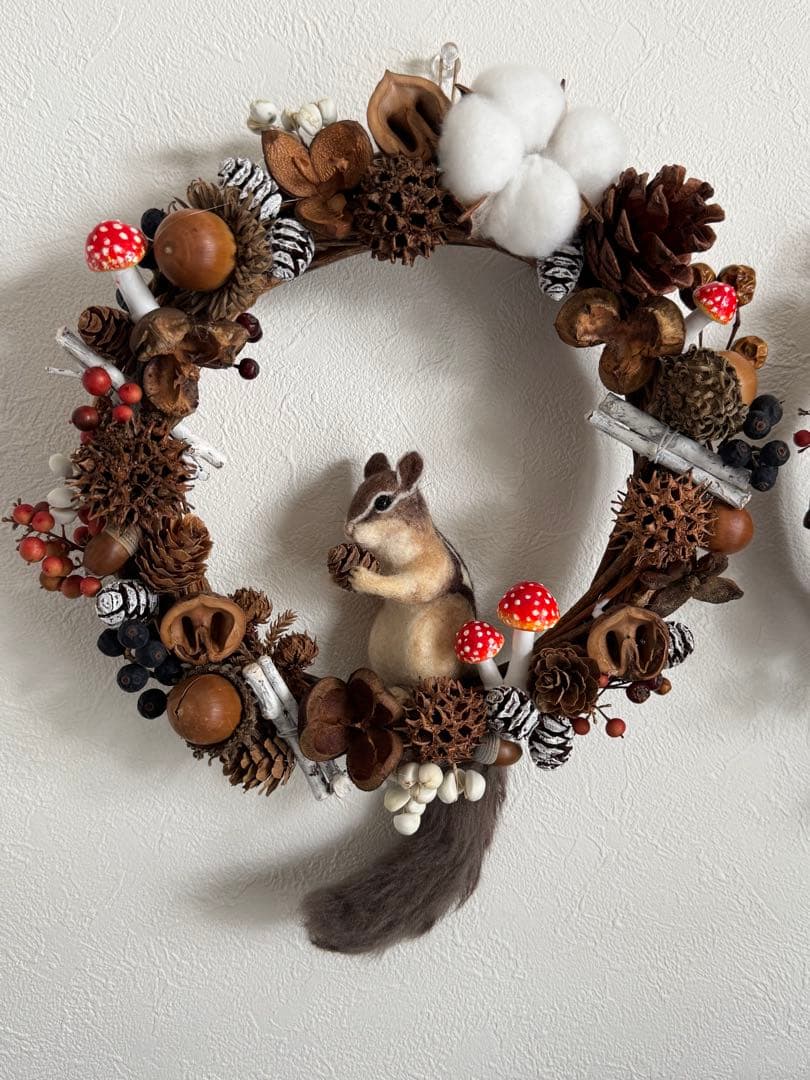 シマリス　リース（大、中）　羊毛フェルト