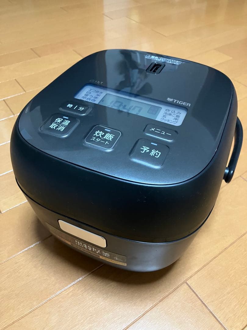 【美品】TIGER 炊飯器 黒特厚釜3合24年製