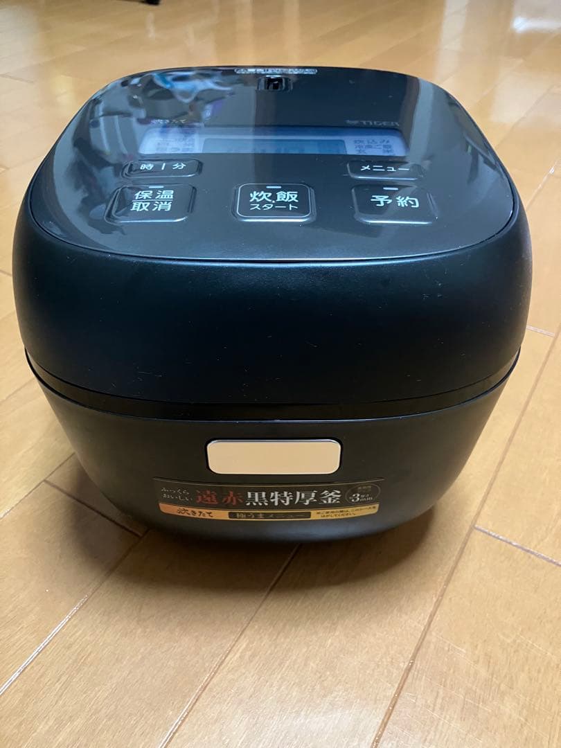 【美品】TIGER 炊飯器 黒特厚釜3合24年製