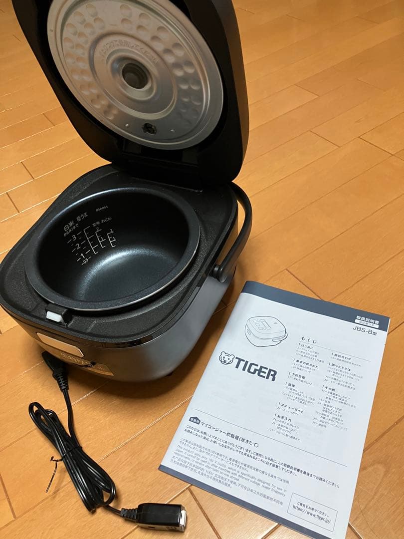 【美品】TIGER 炊飯器 黒特厚釜3合24年製