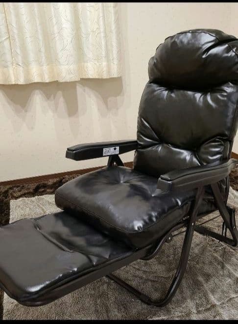リクライニングアームチェア 黒