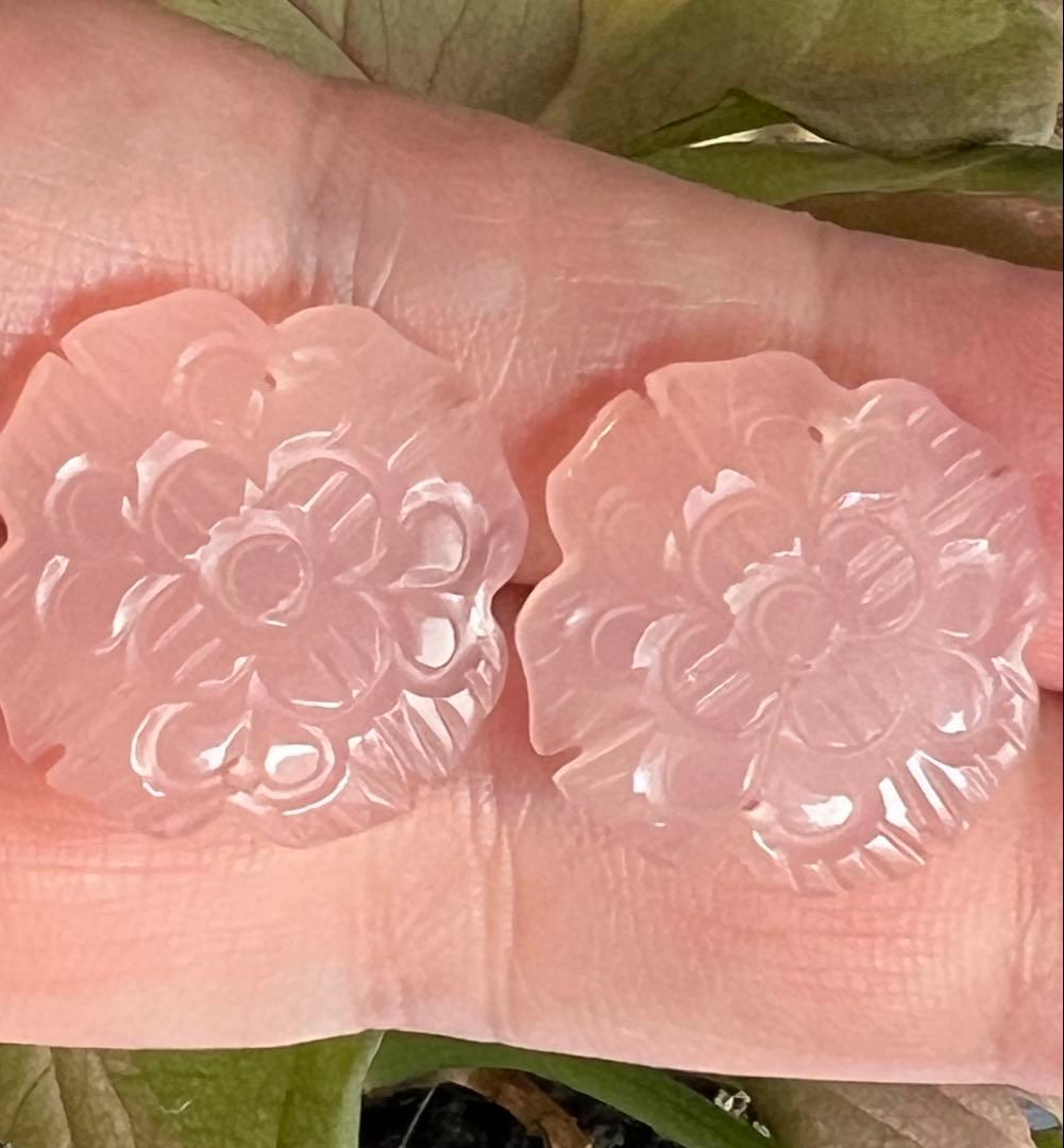 ピンク　カルセドニー　フラワー　カービング　ダブルホール　14kgf ピアス