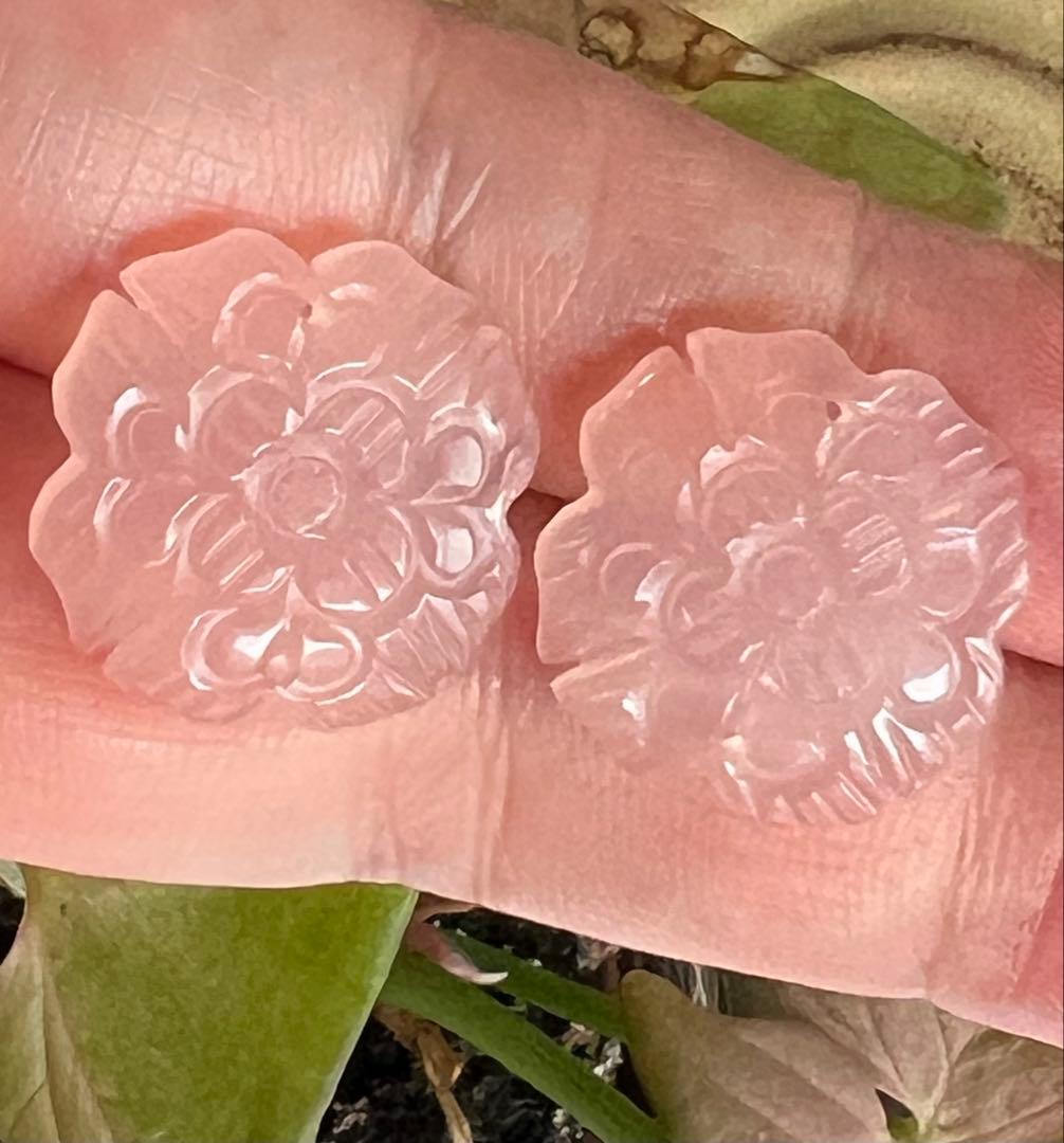 ピンク　カルセドニー　フラワー　カービング　ダブルホール　14kgf ピアス