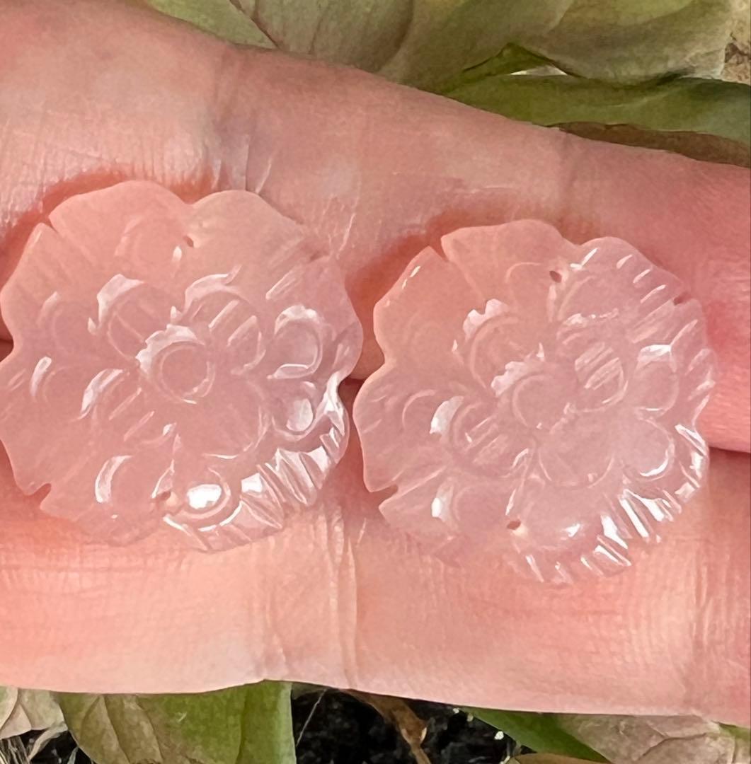 ピンク　カルセドニー　フラワー　カービング　ダブルホール　14kgf ピアス